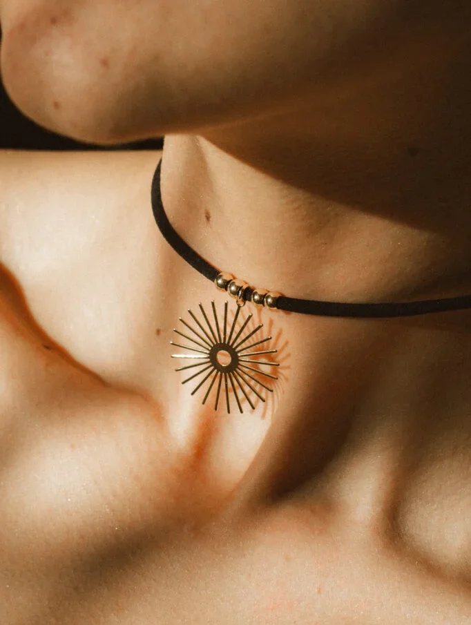 Gargantillas cuerdas elastizadas